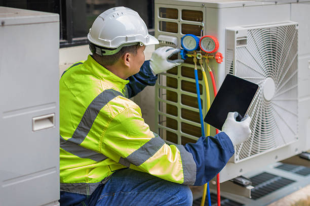 Professional Hvac technician working in Fountain, FL